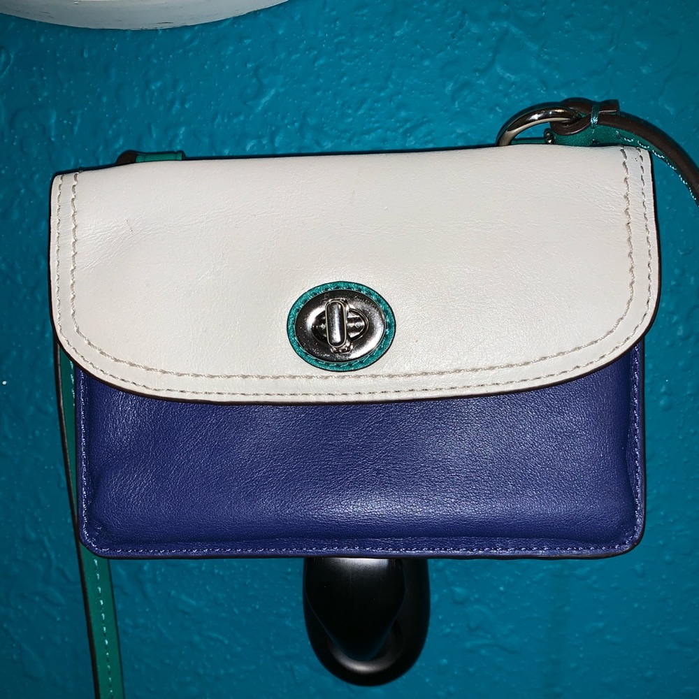 Coach crossbody wallet
